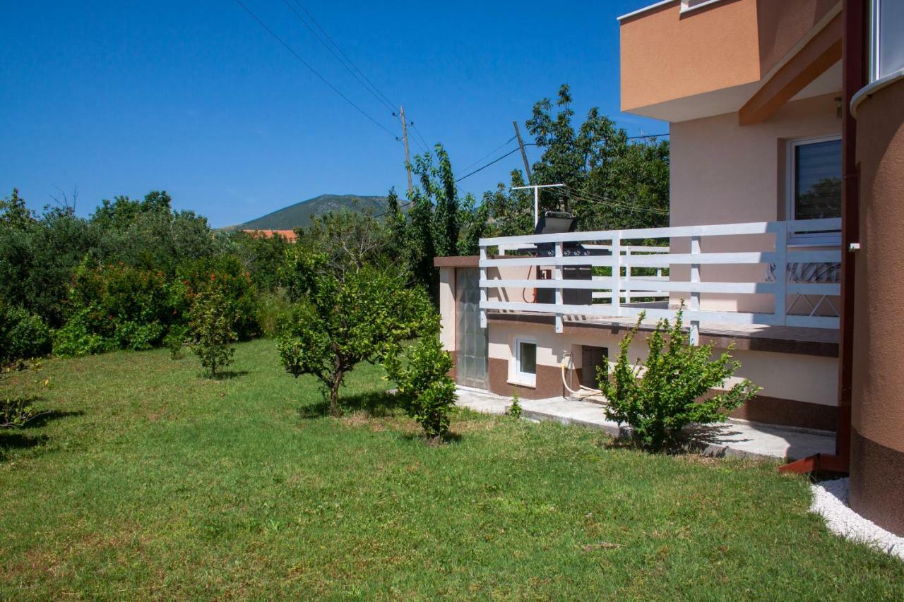 Nadalina Apartment Kaštel Stari Eksteriør billede